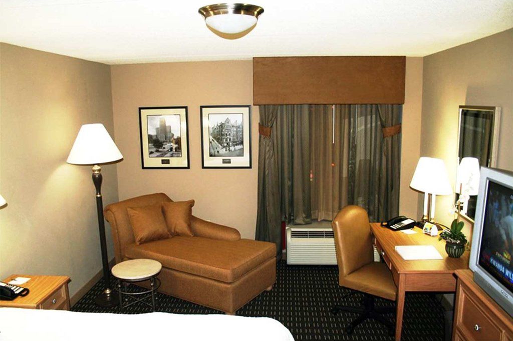 Hampton Inn & Suites Albany-Downtown Bagian luar foto